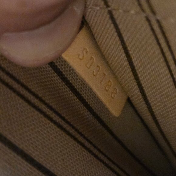 Neverfull and Clutch M40995 - Picture 8 of 9